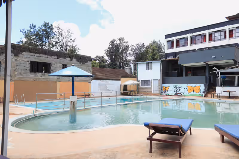 Oriental Palace swimming pool image